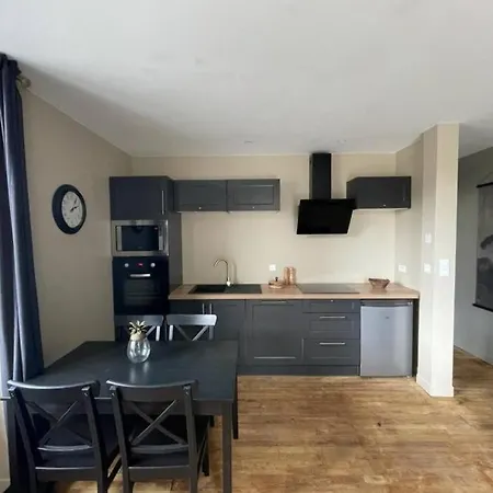 Logement a Brive avec terrasse près du centre-ville et de la Gare avec Netflix Fibre et Stationnements gratuits Extérieur photo