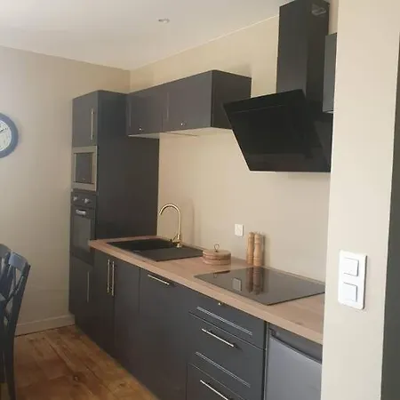 Logement a Brive avec terrasse près du centre-ville et de la Gare avec Netflix Fibre et Stationnements gratuits Extérieur photo